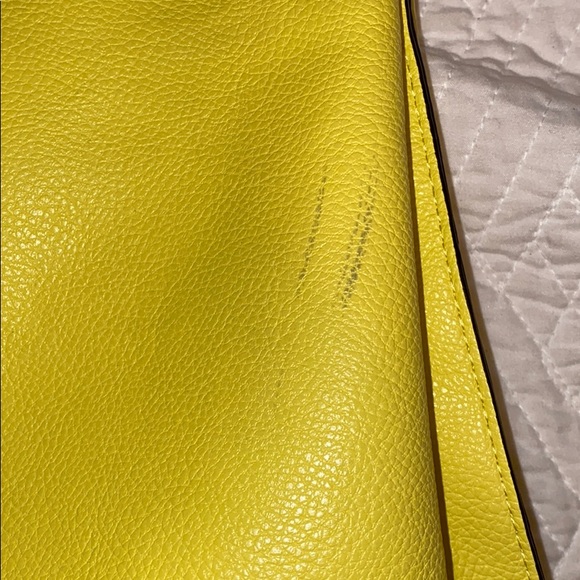 Yellow shoulder bag - Picture 3 of 6